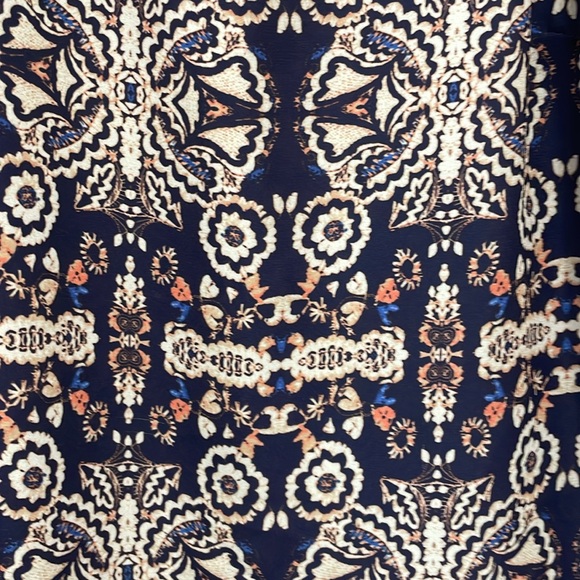 Audrey & Celine Chiffon print racer back blouse - Picture 2 of 4